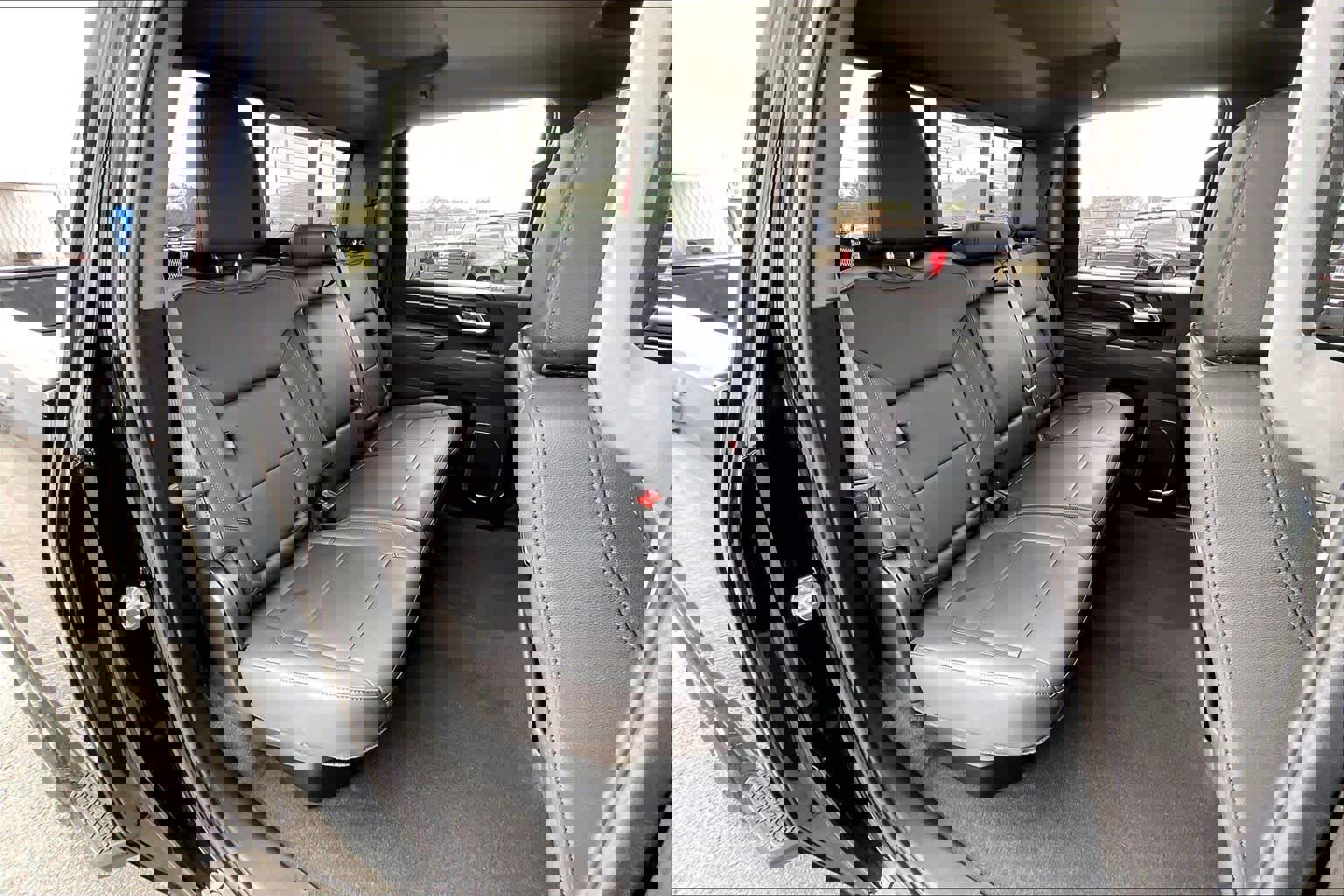 Used 2025 GMC Sierra 2500 SLT w/ Texas SLT Premium Package image 20