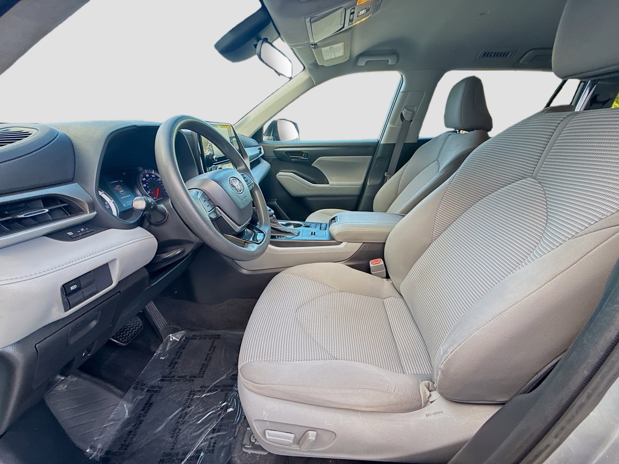 Used 2020 Toyota Highlander L FWD image 18