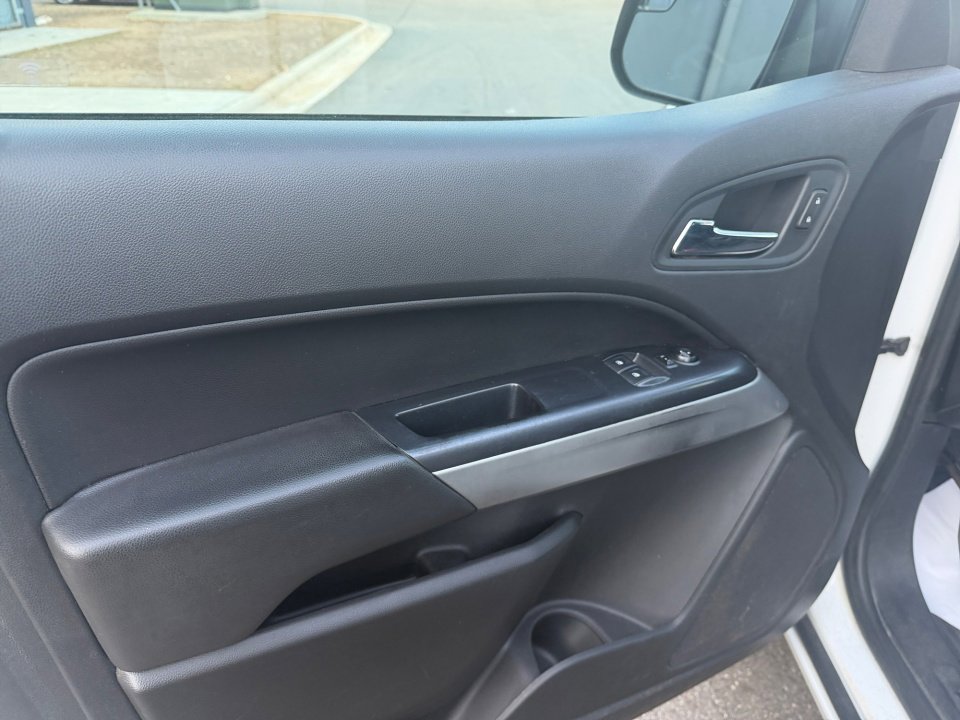 Used 2021 Chevrolet Colorado LT w/ Fleet Safety Package image 32