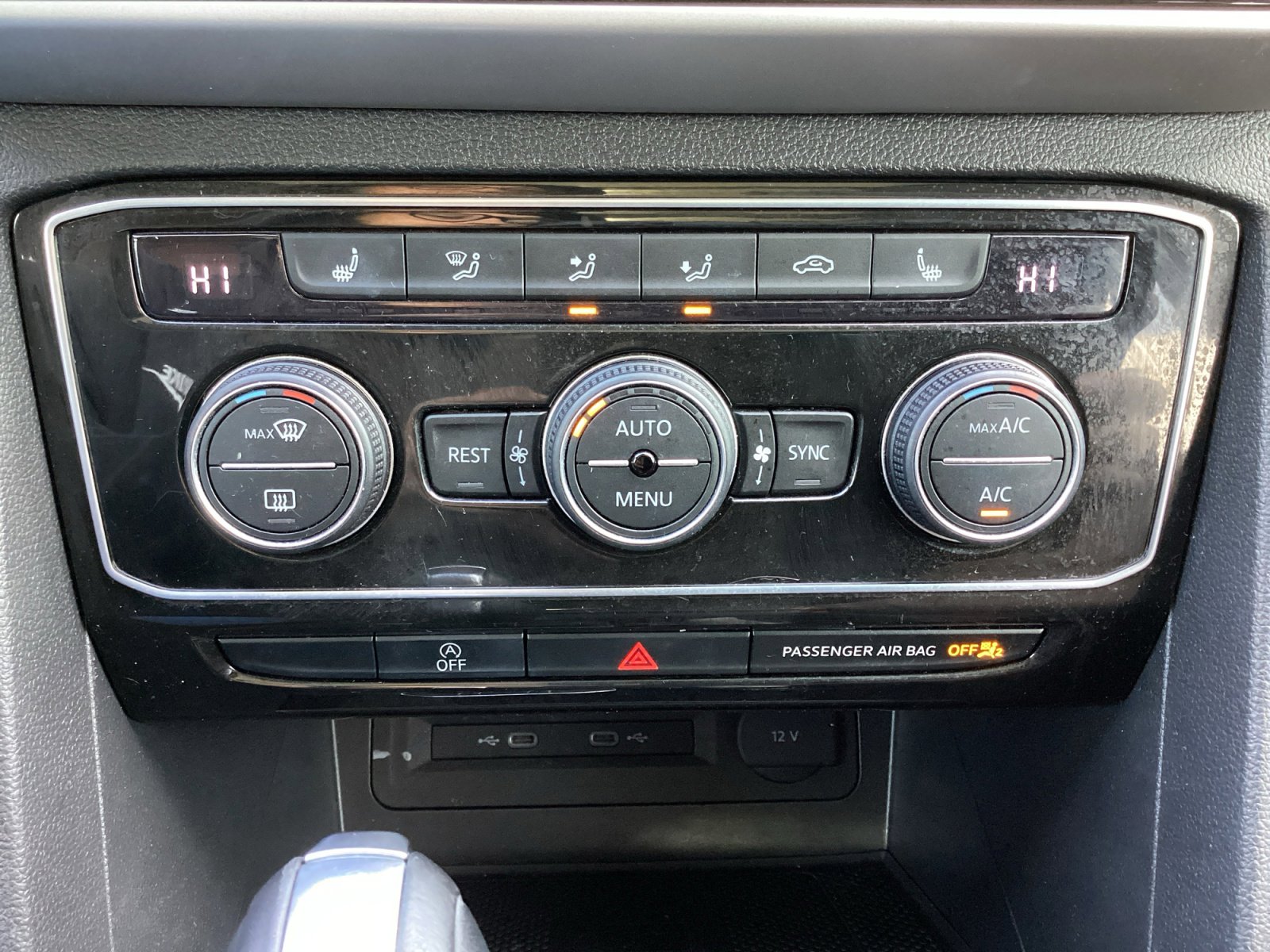 Used 2023 Volkswagen Atlas SEL R-Line image 24