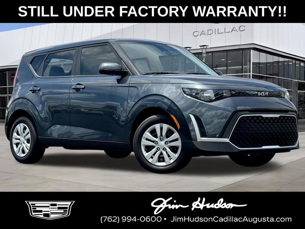 Used 2025 Kia Soul LX FWD image 1