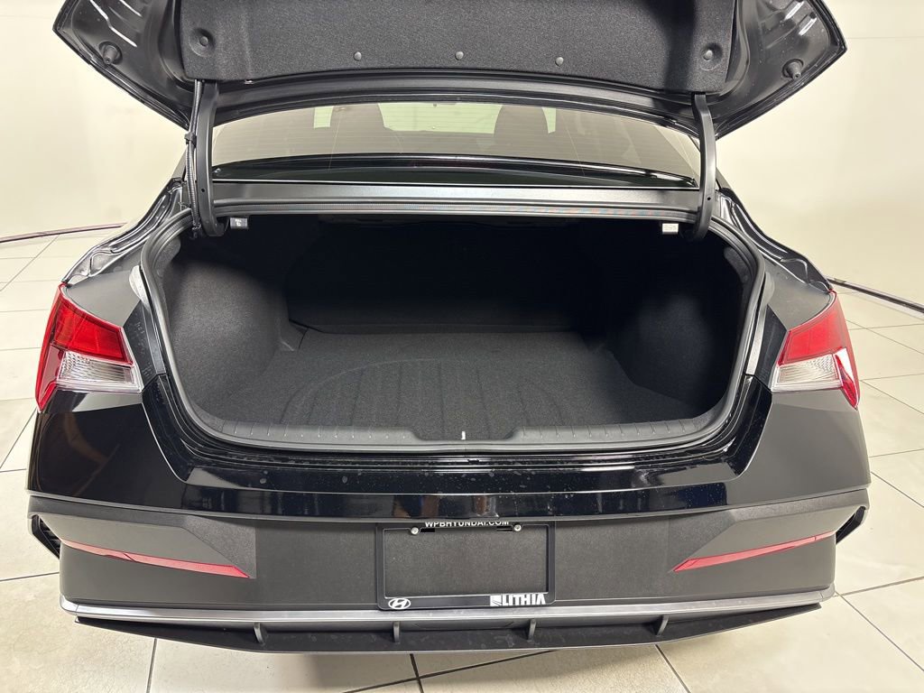 New 2026 Hyundai Elantra SE FWD image 27