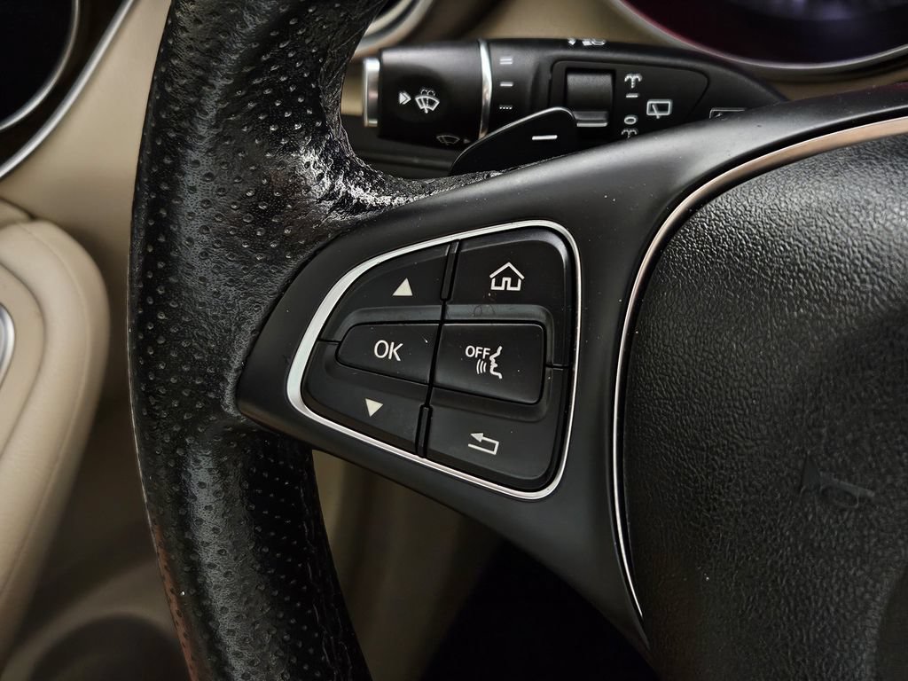 Used 2019 Mercedes-Benz GLC 300 4MATIC w/ Premium Package image 18