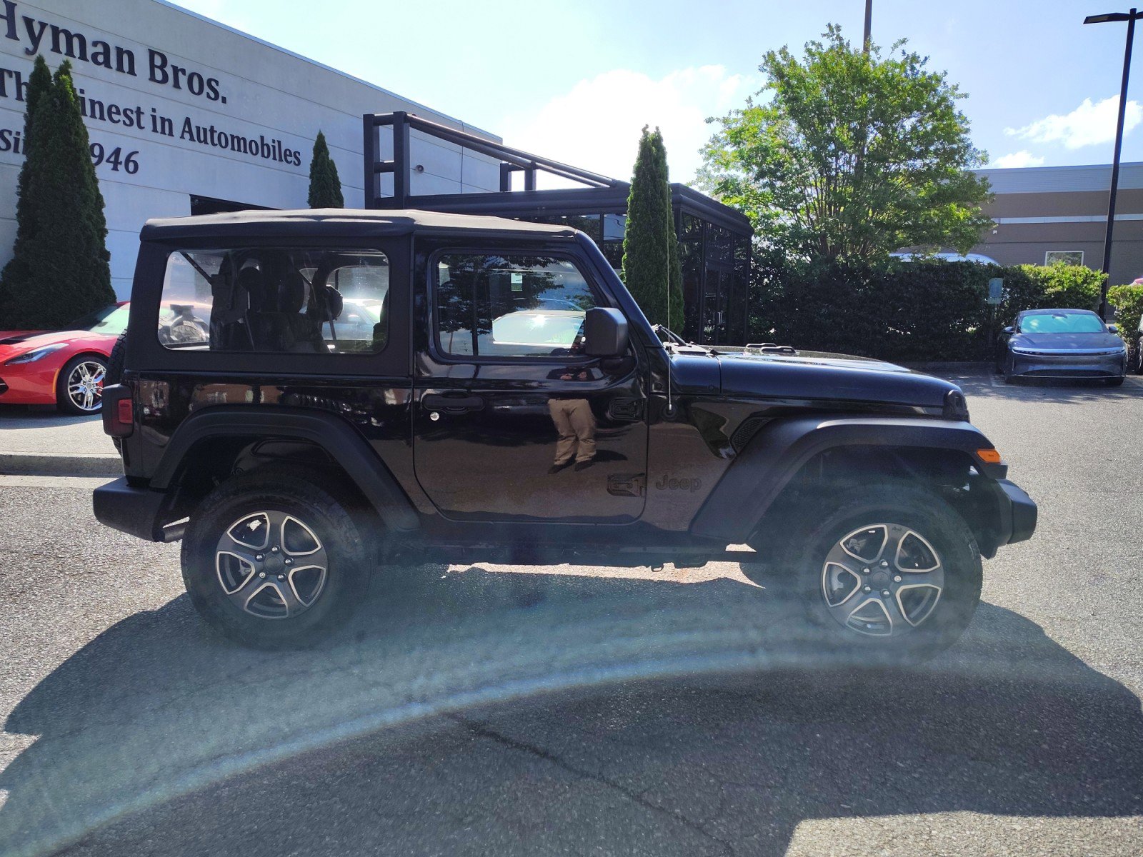 Used 2021 Jeep Wrangler Sport AWD/4WD image 2