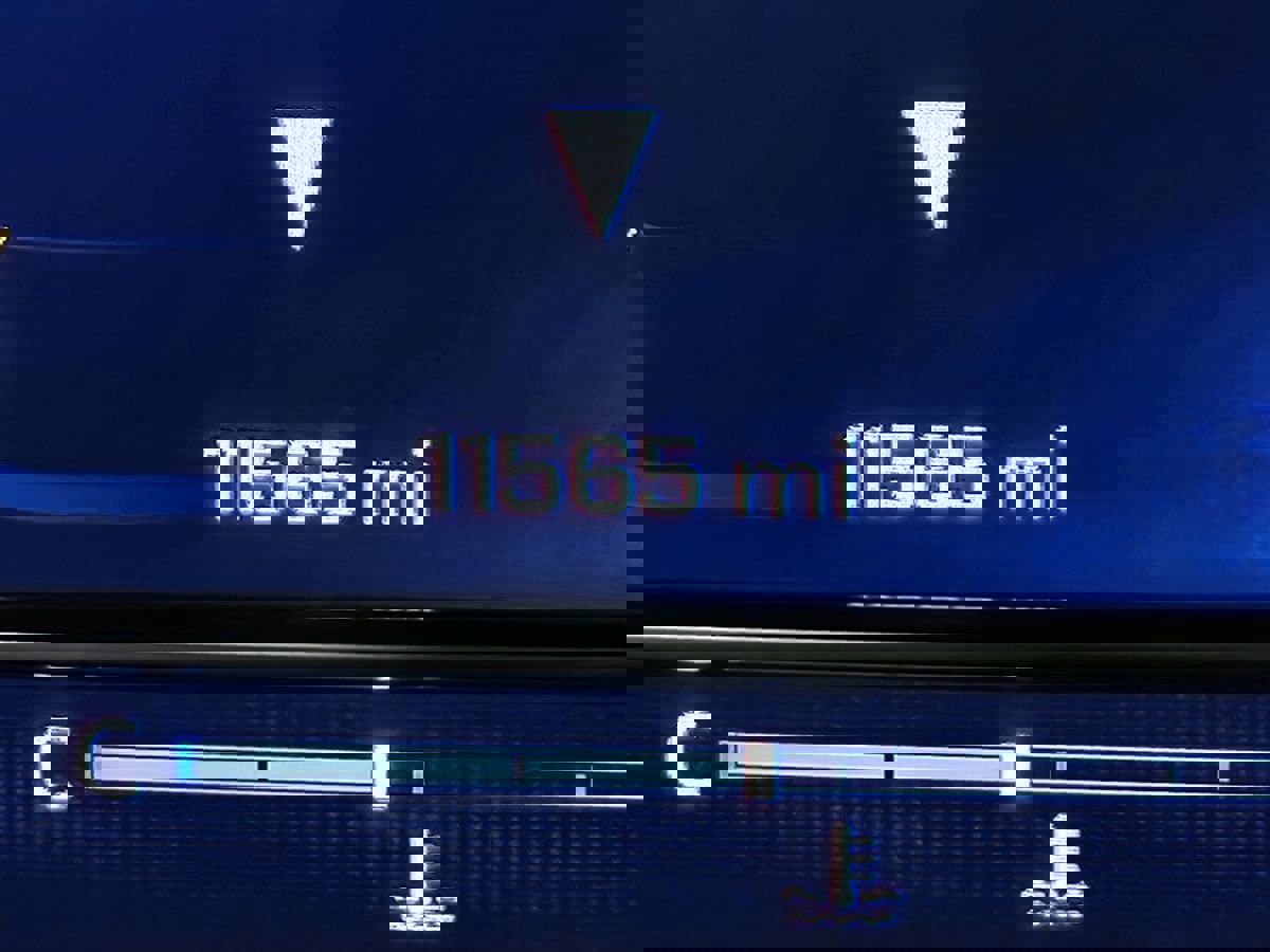 Used 2025 Chevrolet Silverado 1500 LT Trail Boss w/ Convenience Package II image 39