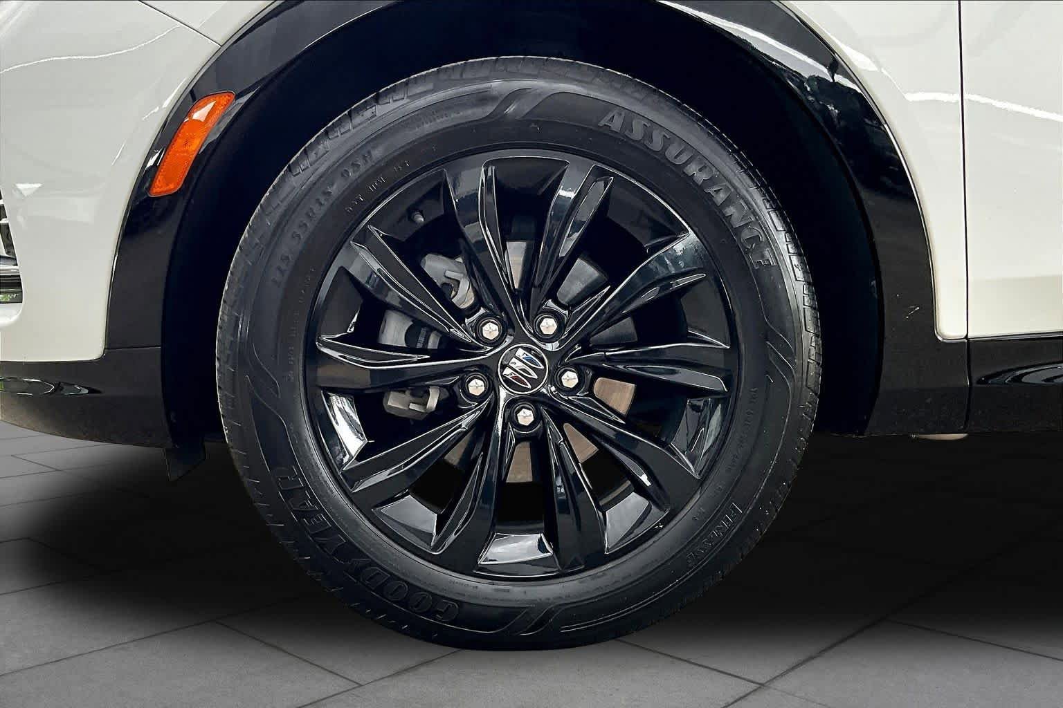 Used 2024 Buick Envista Sport Touring w/ Convenience II Package FWD image 11