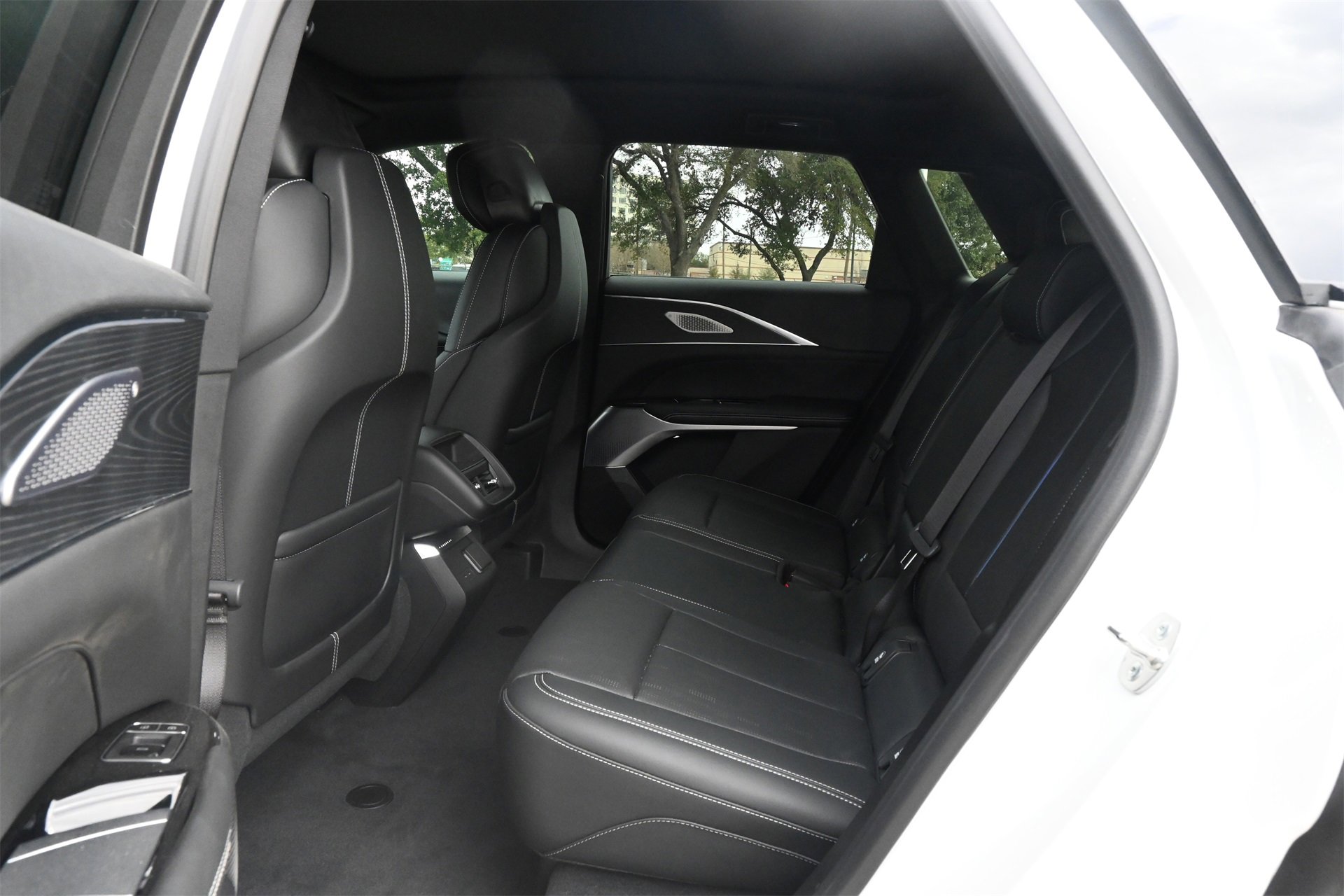 Certified 2024 Cadillac Lyriq Luxury image 19