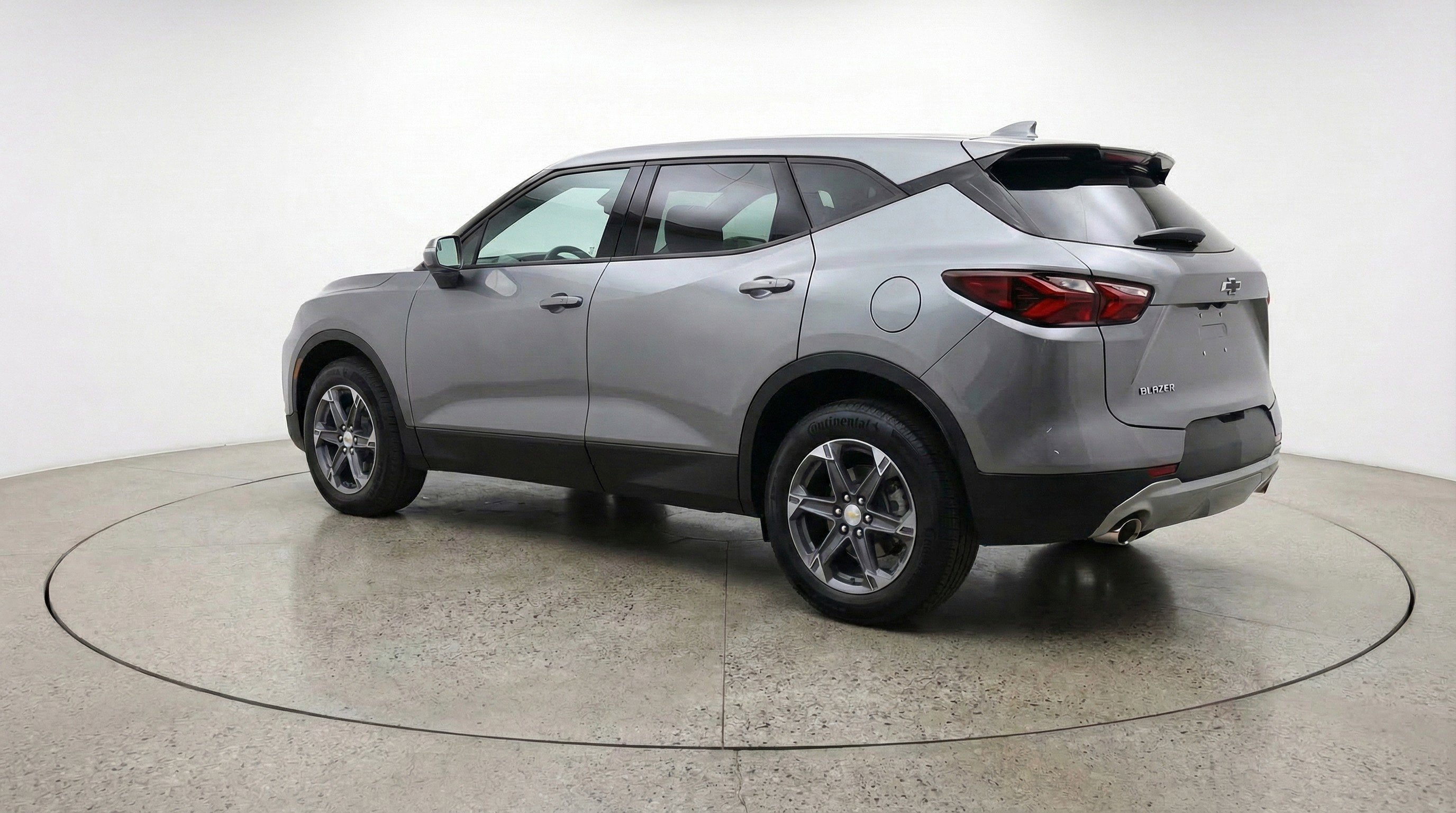 Used 2025 Chevrolet Blazer LT FWD image 6