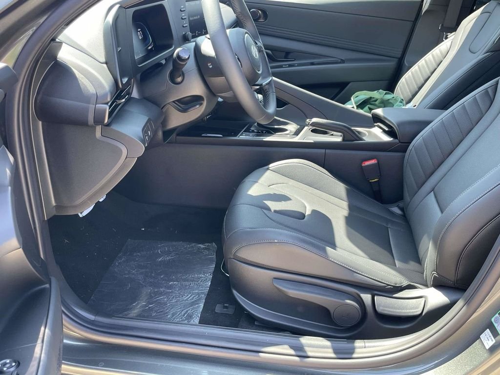 New 2026 Hyundai Elantra SEL Sport FWD image 14