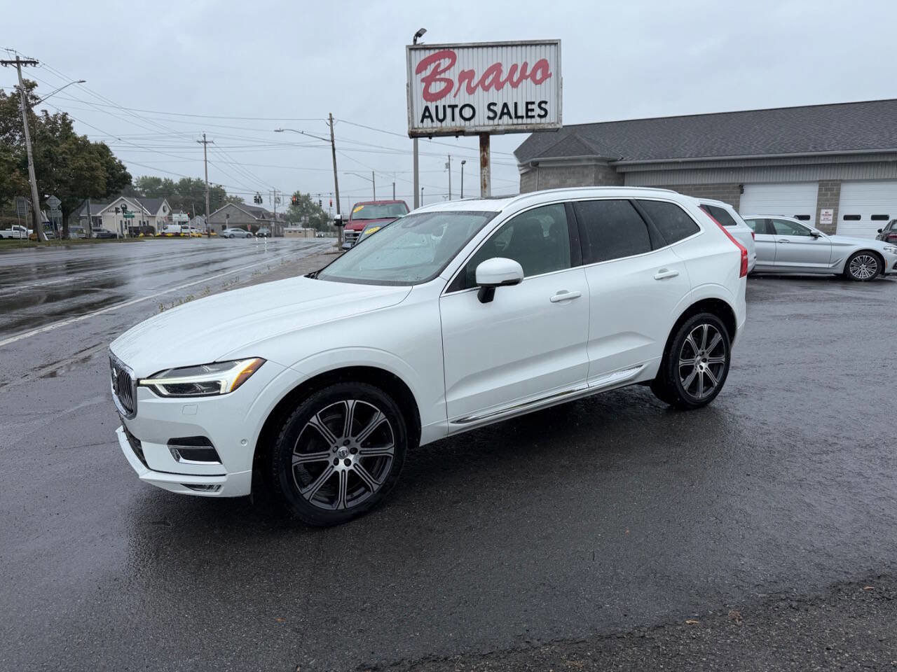 Used 2019 Volvo XC60 T5 Inscription w/ Protection Package Premier image 1