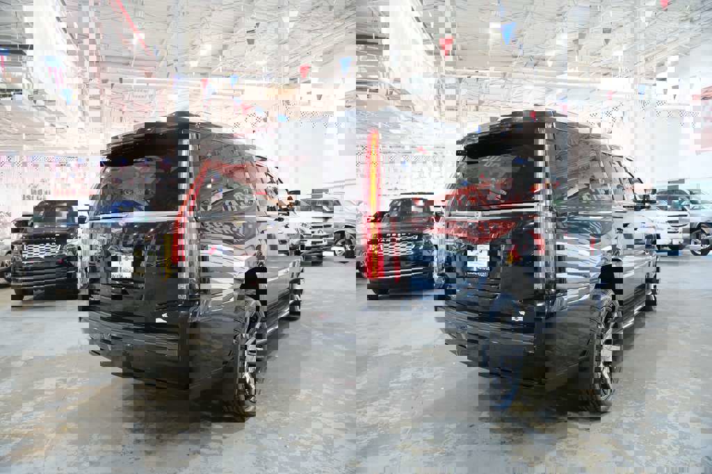 Used 2015 Cadillac Escalade ESV Premium image 12