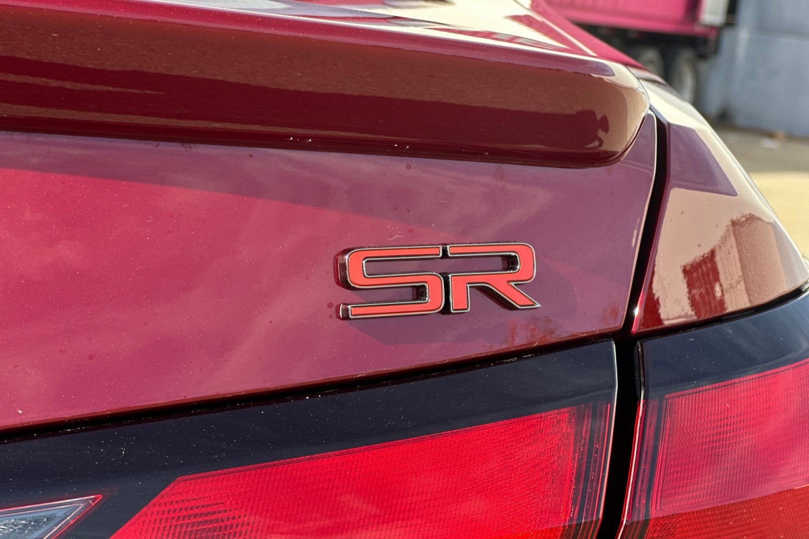 Used 2025 Nissan Versa SR w/ Trunk Package image 32