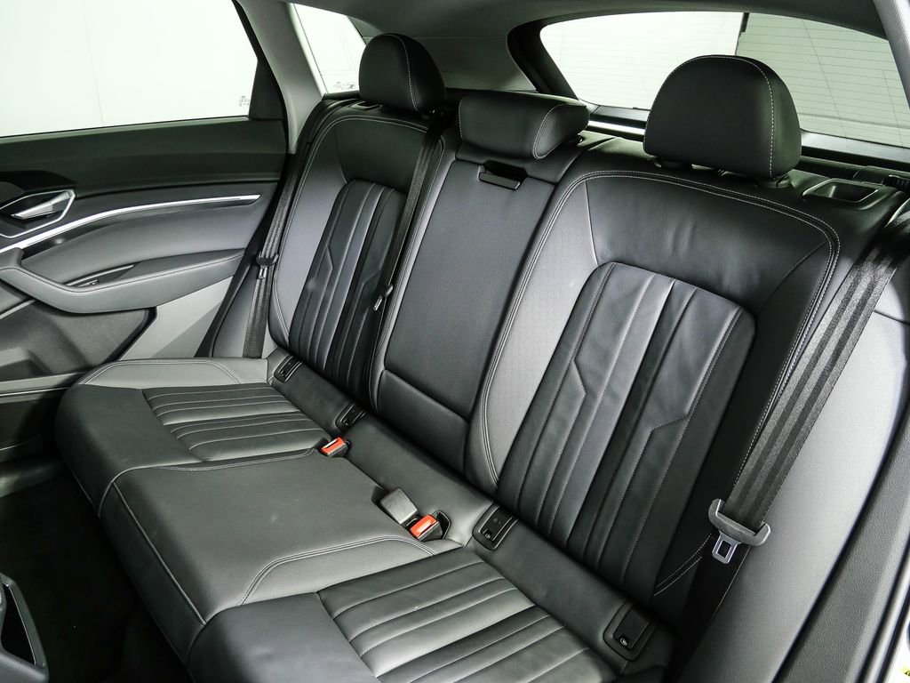Certified 2022 Audi e-tron Premium AWD/4WD image 17