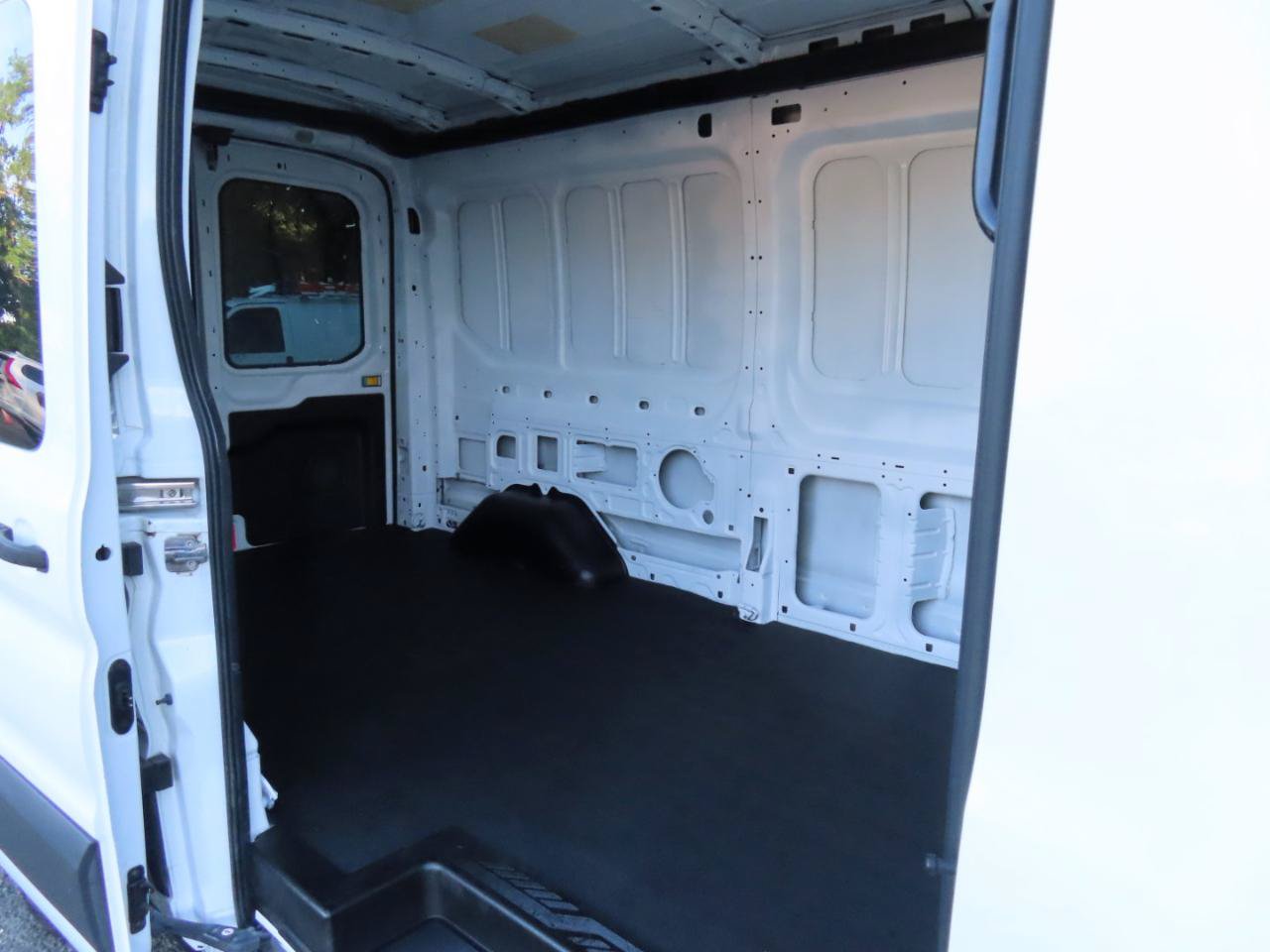 Used 2015 Ford Transit 150 148 Medium Roof RWD image 20