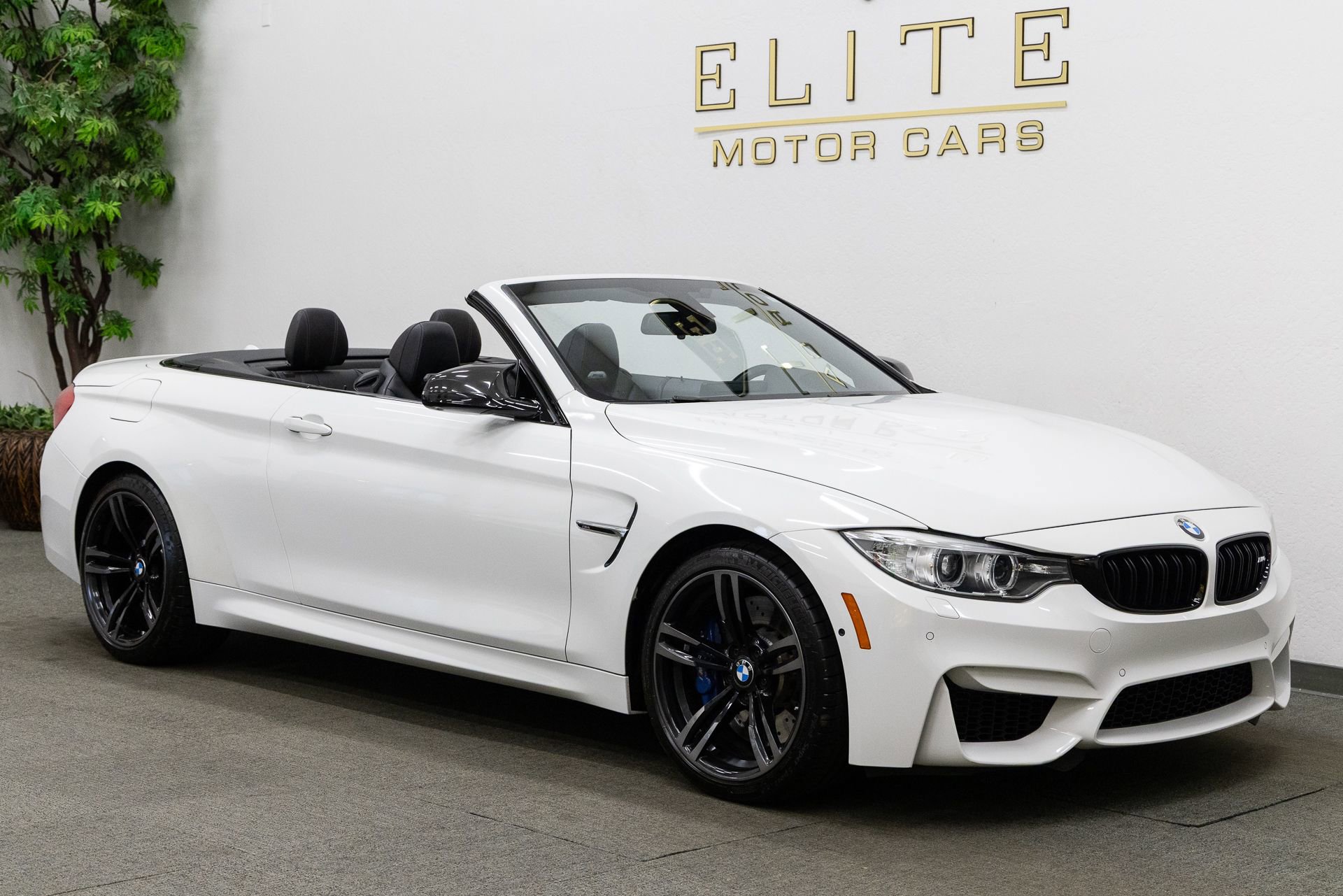 Used 2015 BMW M4 Convertible image 9