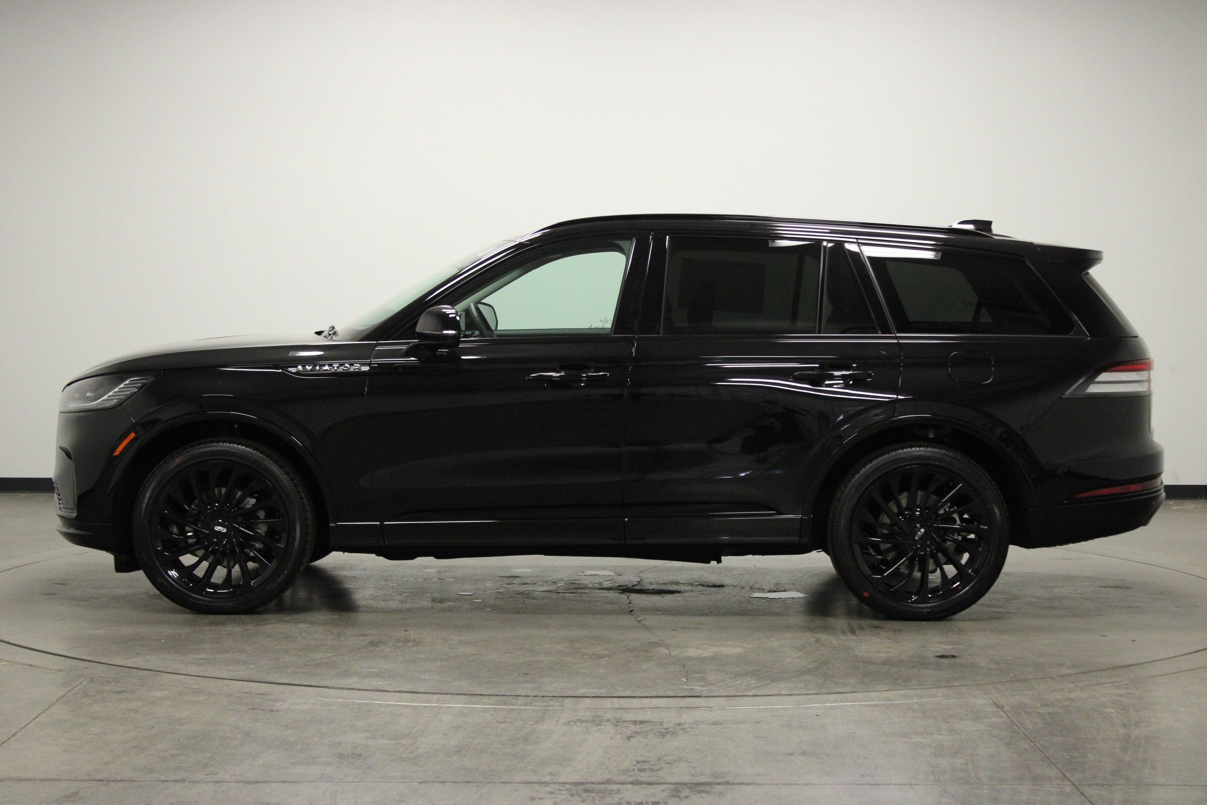 New 2026 Lincoln Aviator Reserve w/ Jet Appearance Package image 5