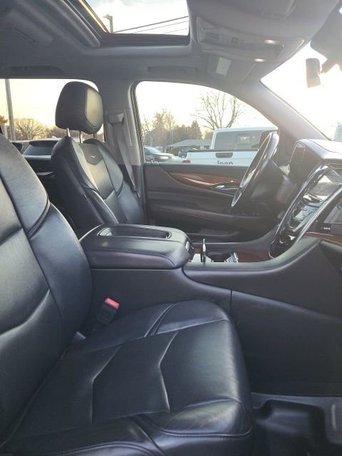 Used 2019 Cadillac Escalade ESV Premium Luxury image 22