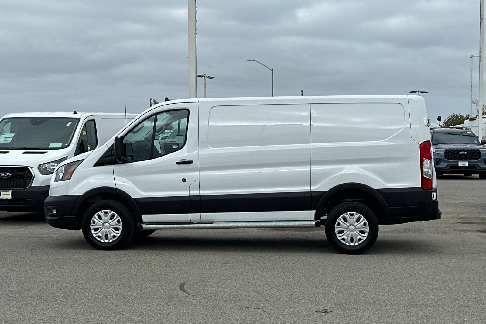 Used 2025 Ford Transit 250 Low Roof w/ Exterior Upgrade Package RWD image 7