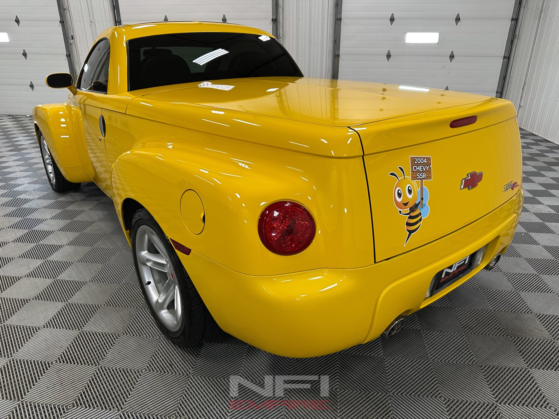 Used 2004 Chevrolet SSR w/ Preferred Equipment Group RWD image 19