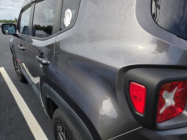 Used 2018 Jeep Renegade Trailhawk AWD/4WD image 8