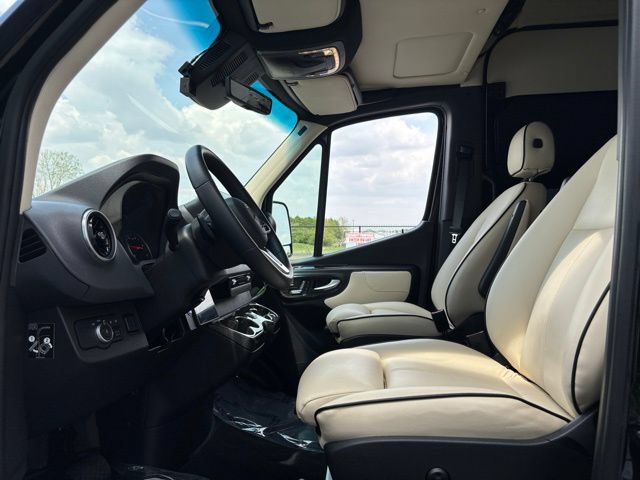 Used 2024 Mercedes-Benz Sprinter 3500 image 15