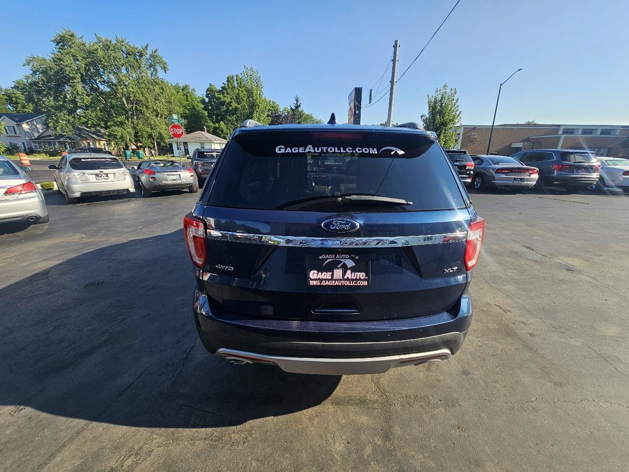 Used 2016 Ford Explorer XLT w/ Equipment Group 202A AWD/4WD image 9
