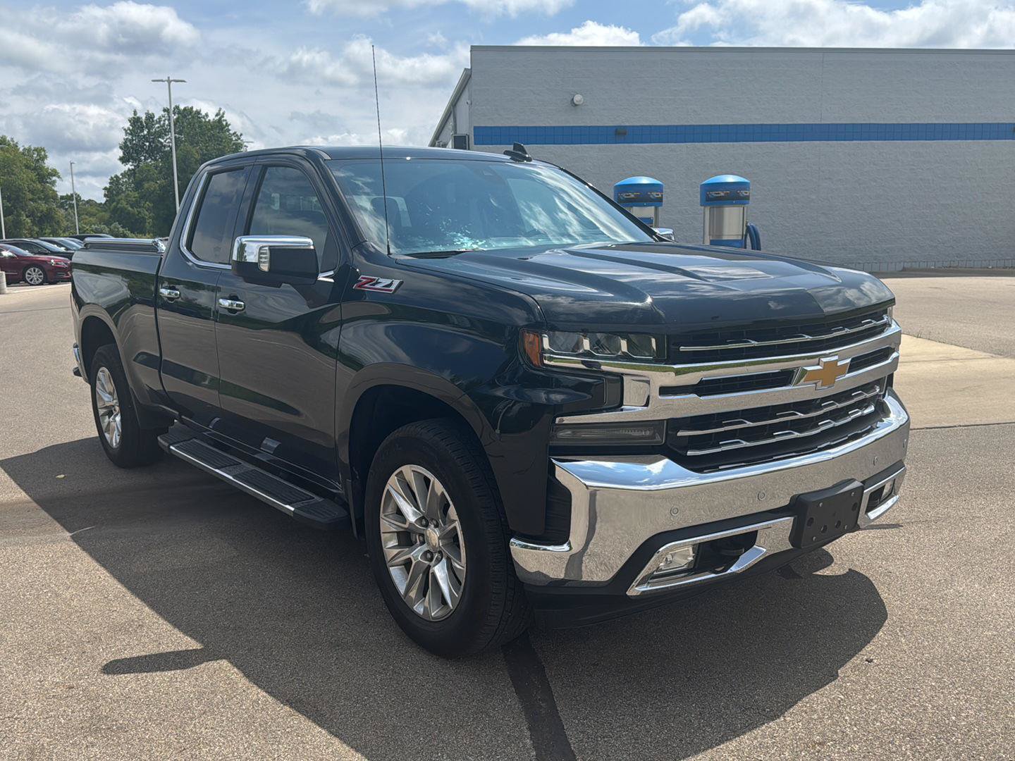 Used 2019 Chevrolet Silverado 1500 LTZ w/ LTZ Plus Package AWD/4WD image 7