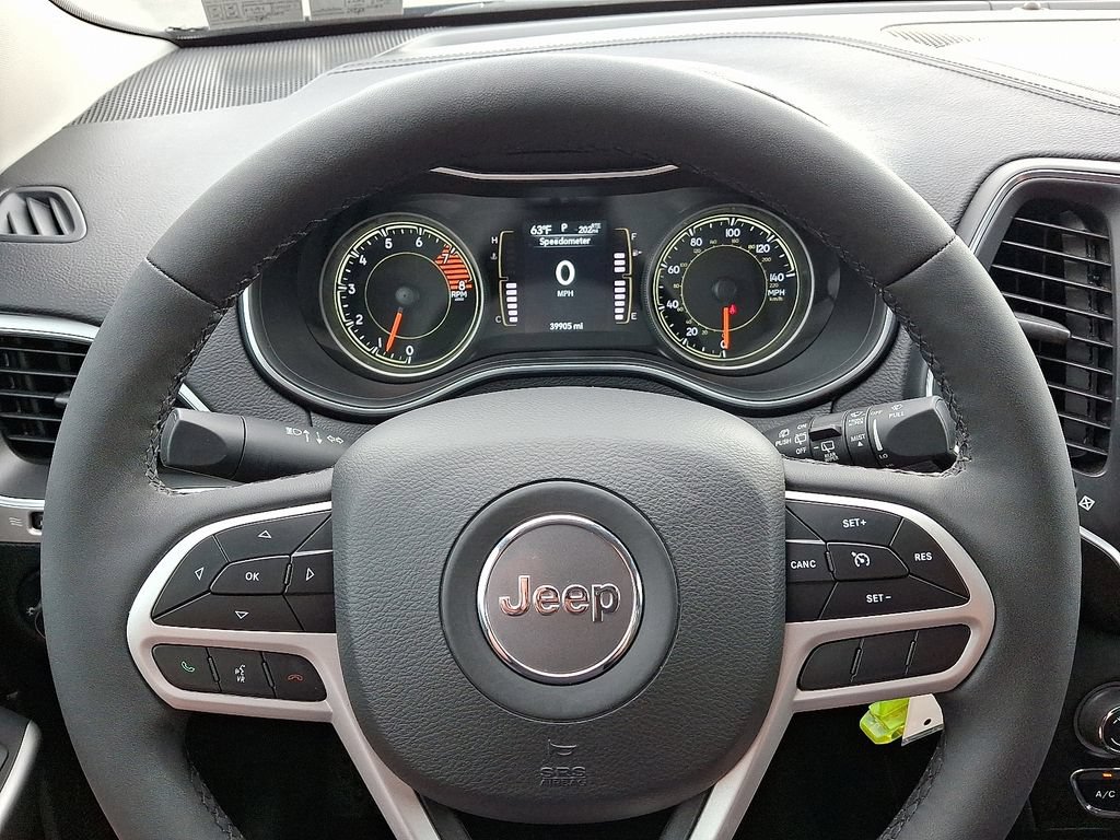 Used 2022 Jeep Cherokee Latitude AWD/4WD image 18