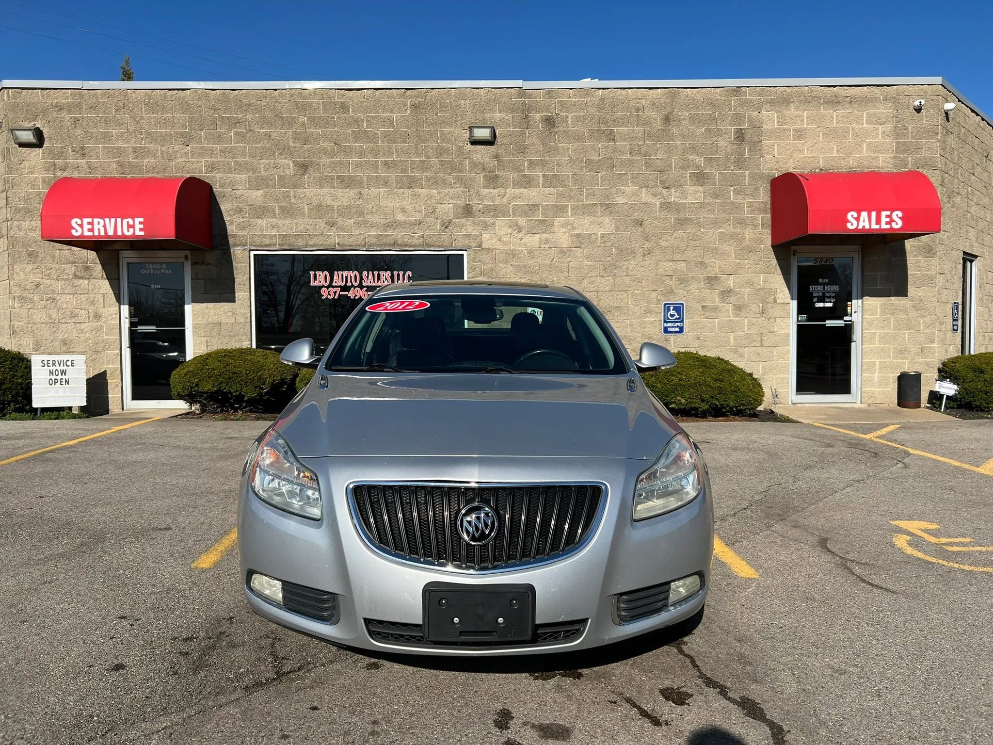 Used 2012 Buick Regal Leather FWD image 2