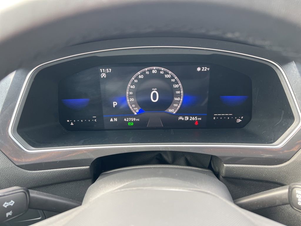 Used 2022 Volkswagen Tiguan SE R-Line image 16