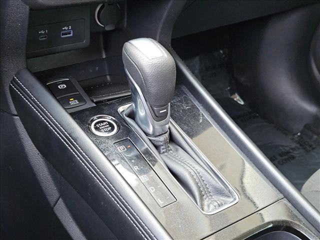 Used 2024 Nissan Kicks SV w/ Interior Electronics Package FWD image 15