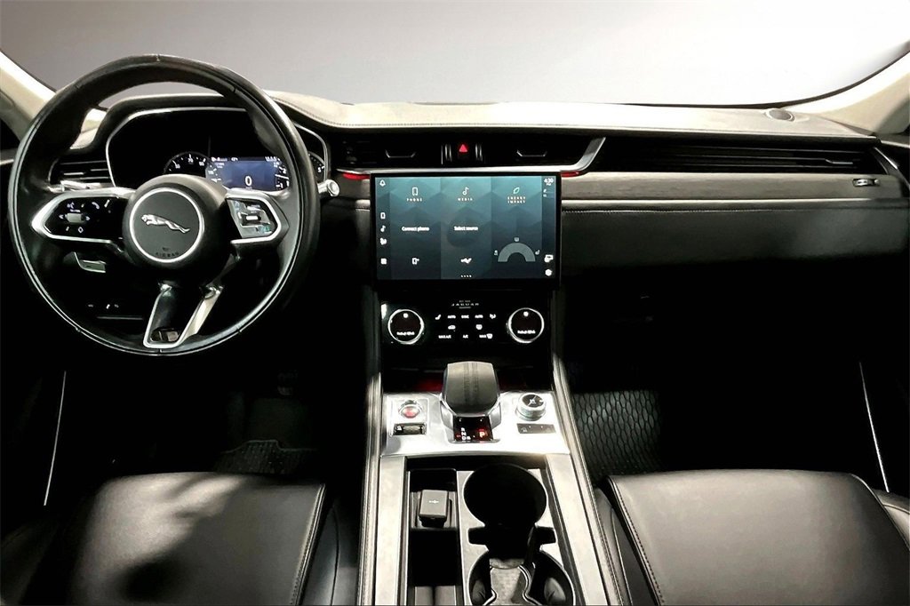 Used 2021 Jaguar F-PACE image 7