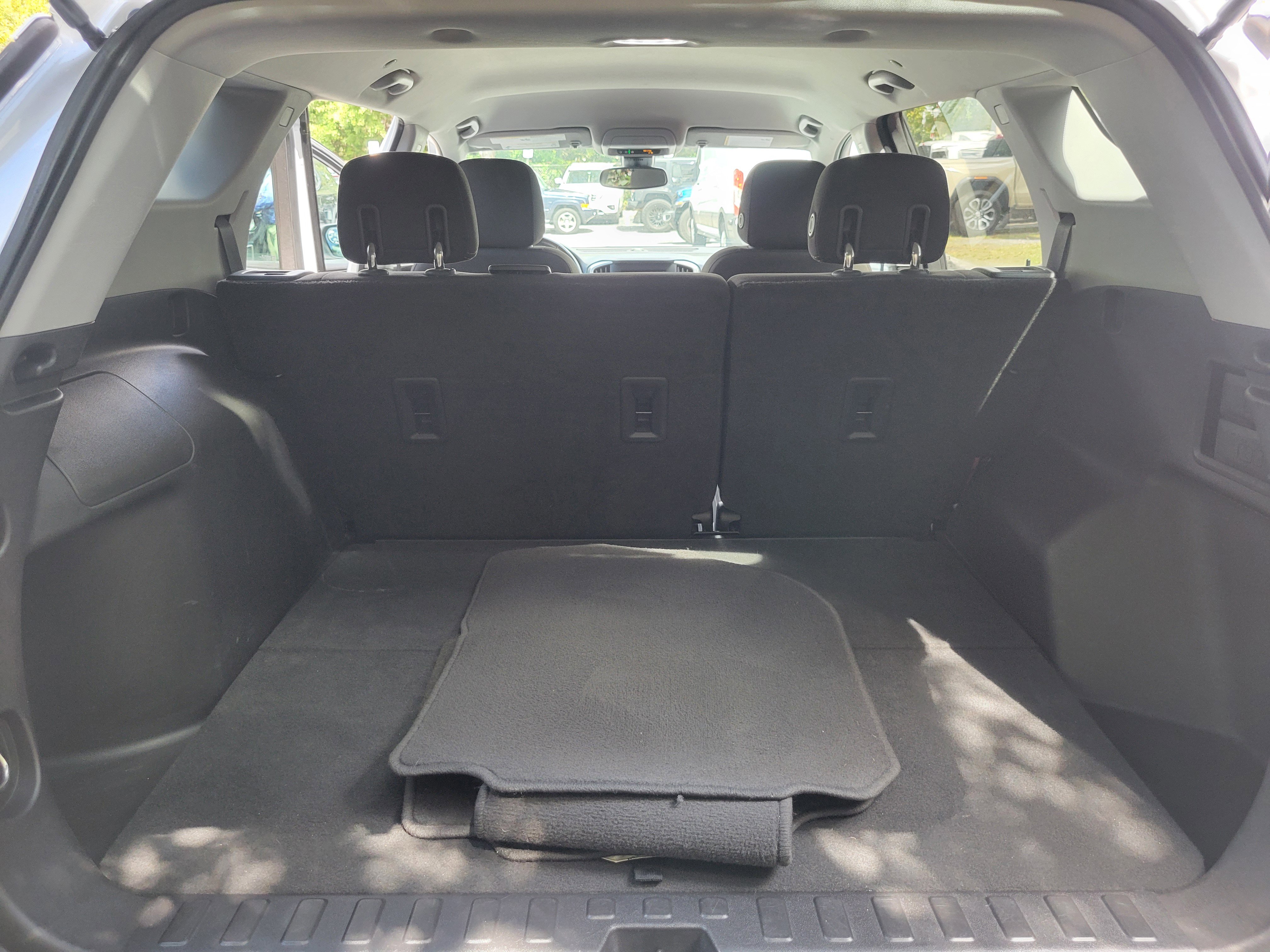 Used 2020 GMC Terrain SLE image 15