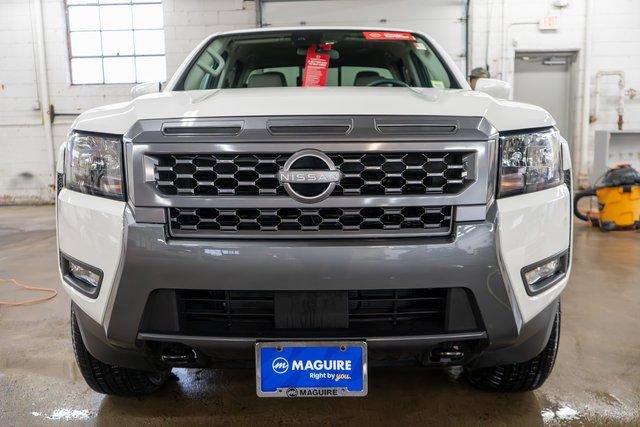 Certified 2025 Nissan Frontier SV w/ SV Convenience Package image 3