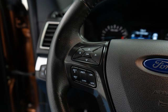 Used 2017 Ford Explorer XLT image 22