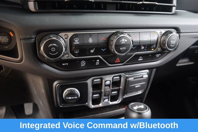 Used 2024 Jeep Wrangler Unlimited Sahara w/ Technology Group AWD/4WD image 11