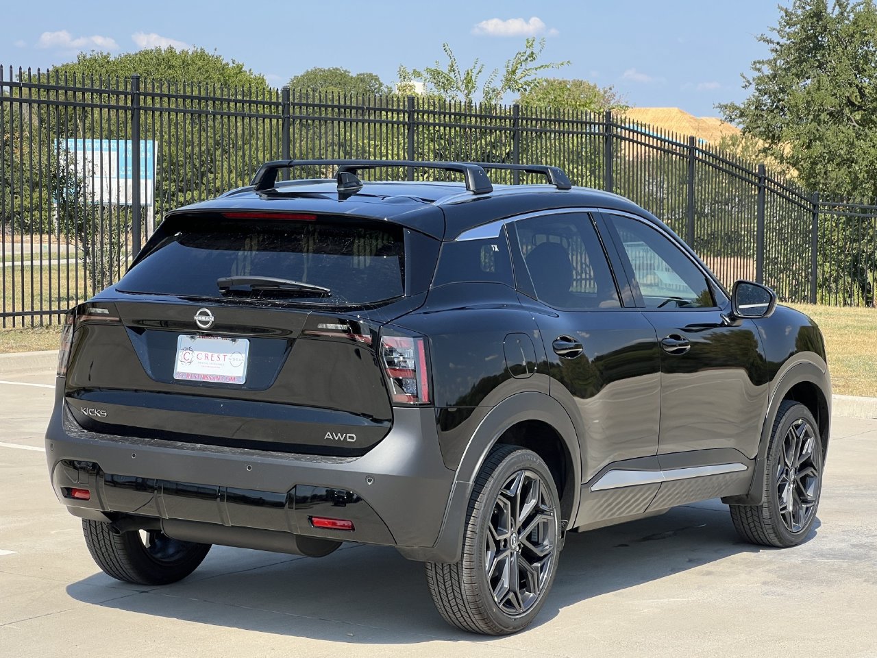 New 2027 Nissan Kicks SR AWD/4WD image 5