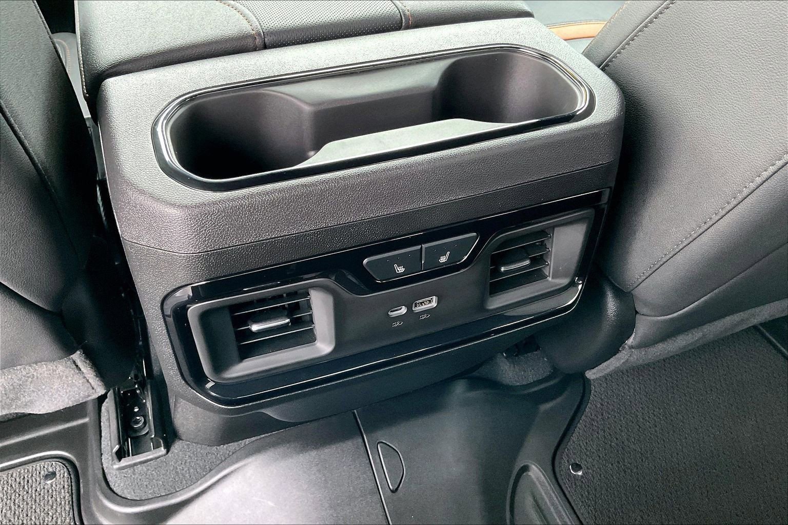 Used 2025 GMC Sierra 3500 AT4 w/ AT4 Premium Plus Package image 37