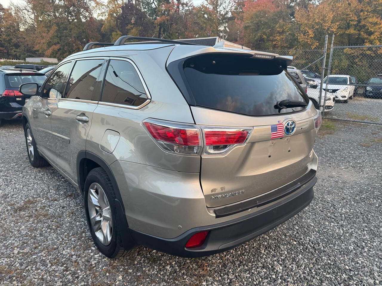 Used 2015 Toyota Highlander Limited Platinum image 10