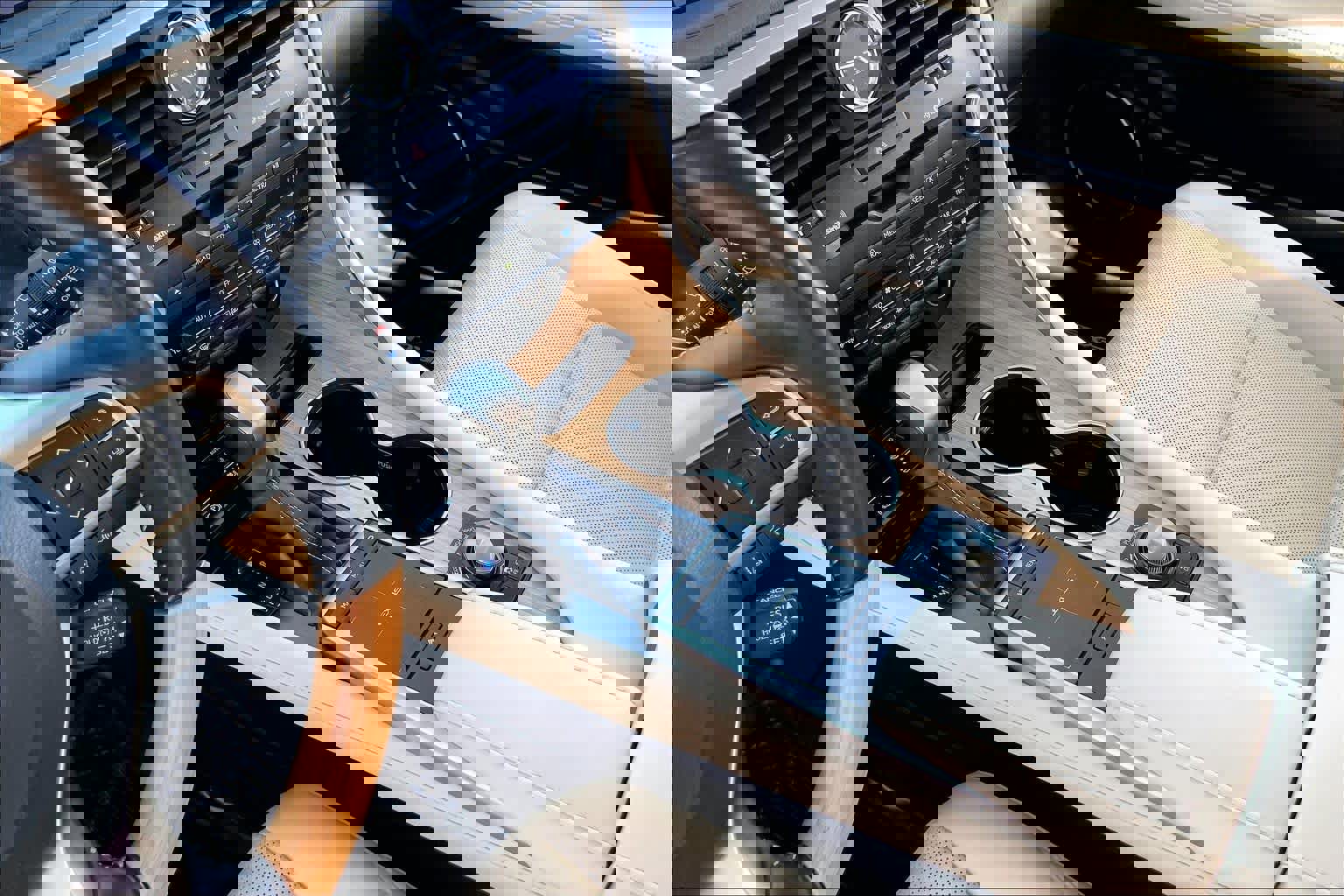 Used 2022 Lexus RX 350L FWD w/ Premium Package image 16