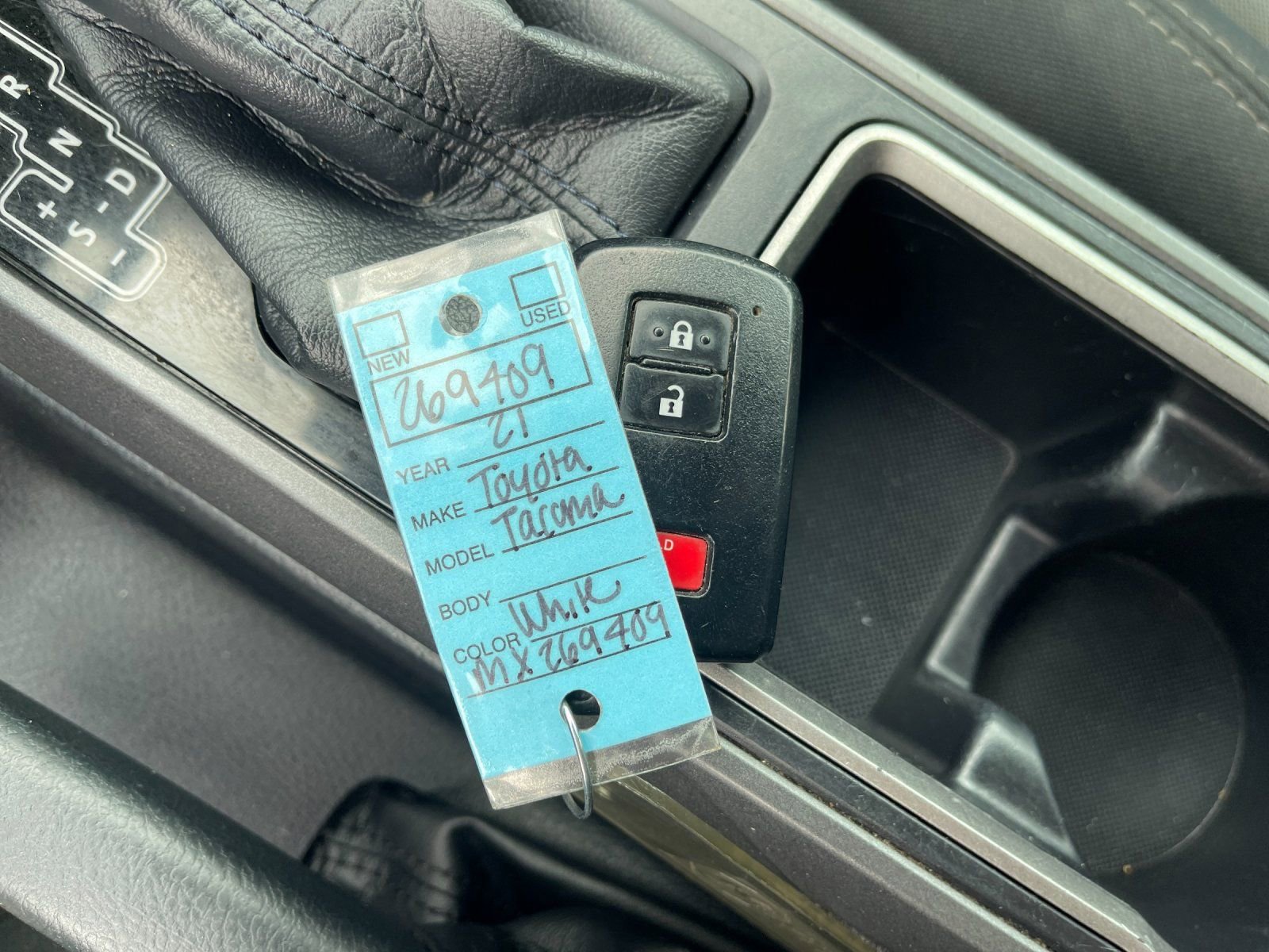 Used 2021 Toyota Tacoma TRD Off-Road w/ Technology Package AWD/4WD image 10