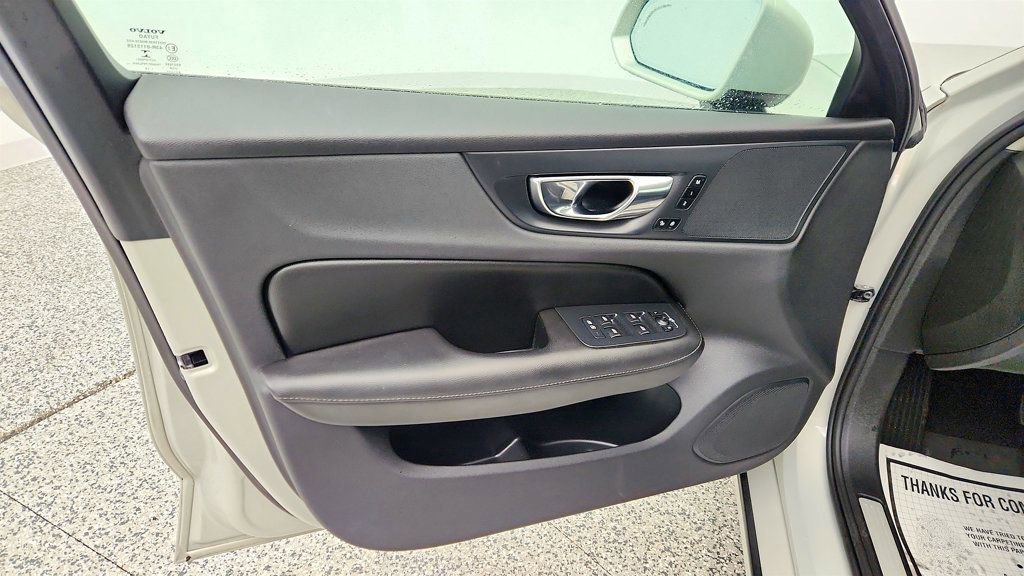 Used 2020 Volvo S60 T5 Momentum w/ Protection Package image 11