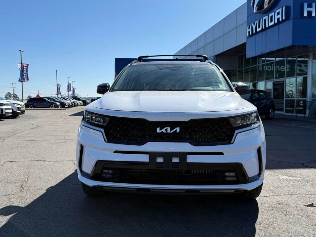 Used 2022 Kia Sorento EX w/ Panoramic Sunroof Package image 2