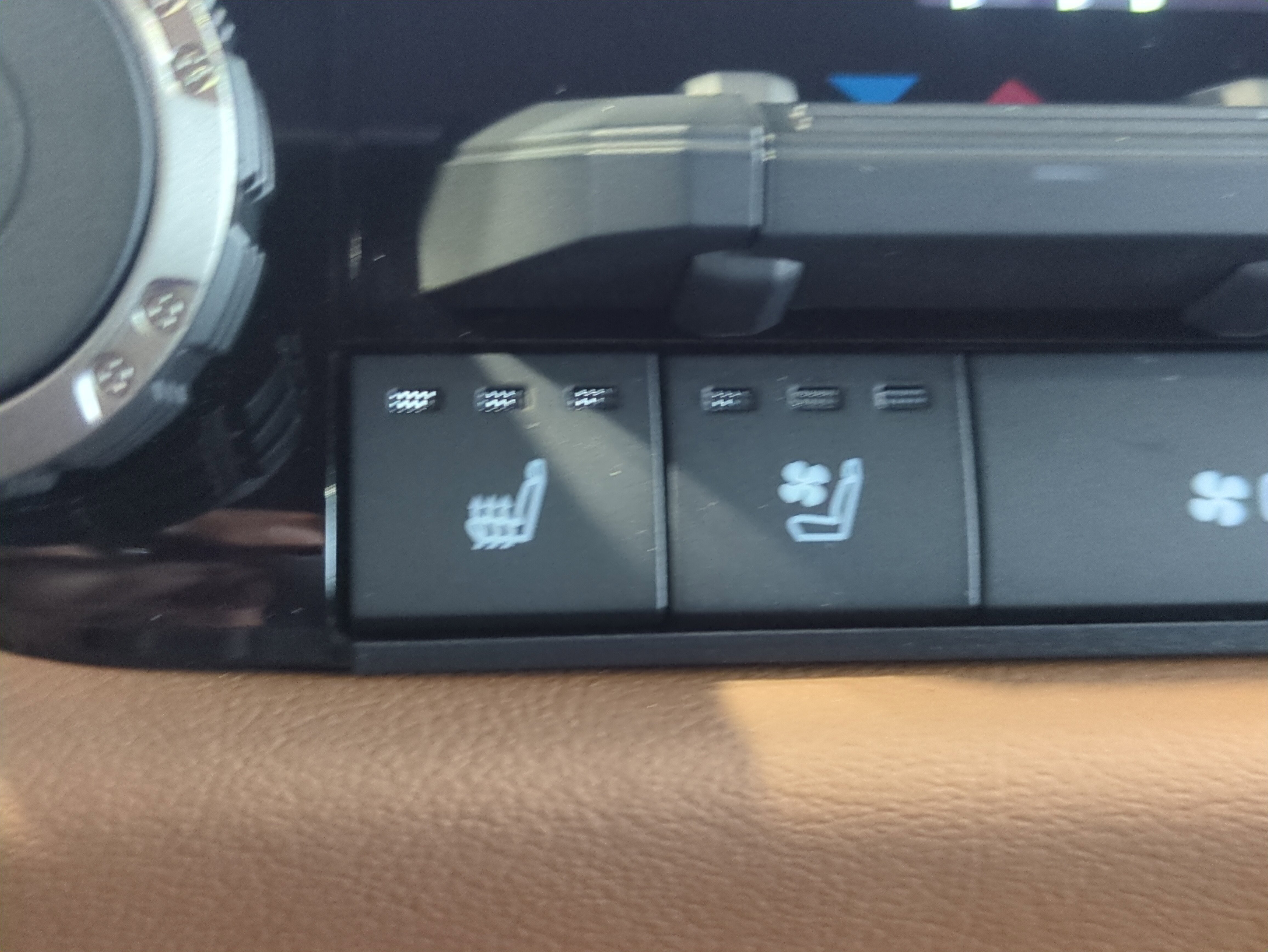 Used 2025 Toyota Tundra 1794 Edition AWD/4WD image 25