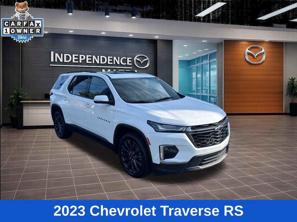 Used 2023 Chevrolet Traverse RS AWD/4WD image 1