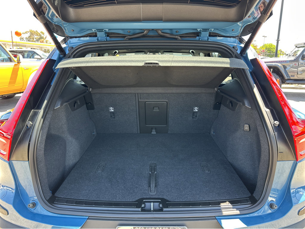 Used 2023 Volvo XC40 Recharge Plus image 35