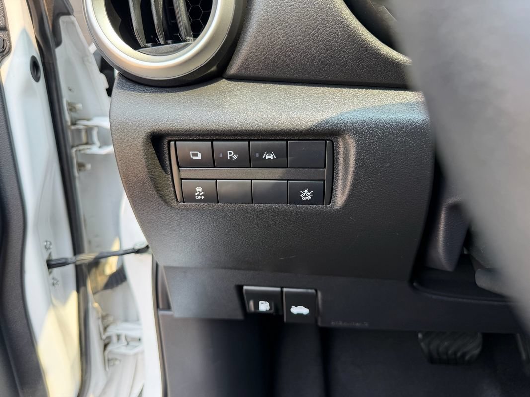 Used 2021 Nissan Versa S FWD image 34