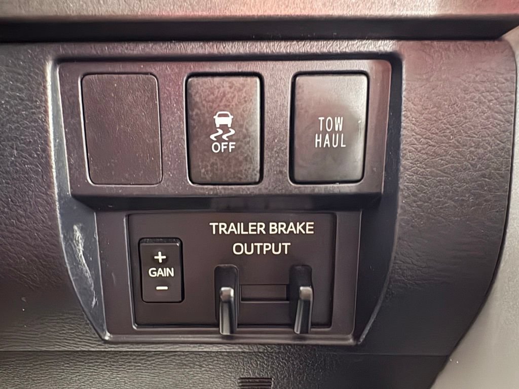 Used 2018 Toyota Tundra SR5 w/ TRD Off Road Package AWD/4WD image 25