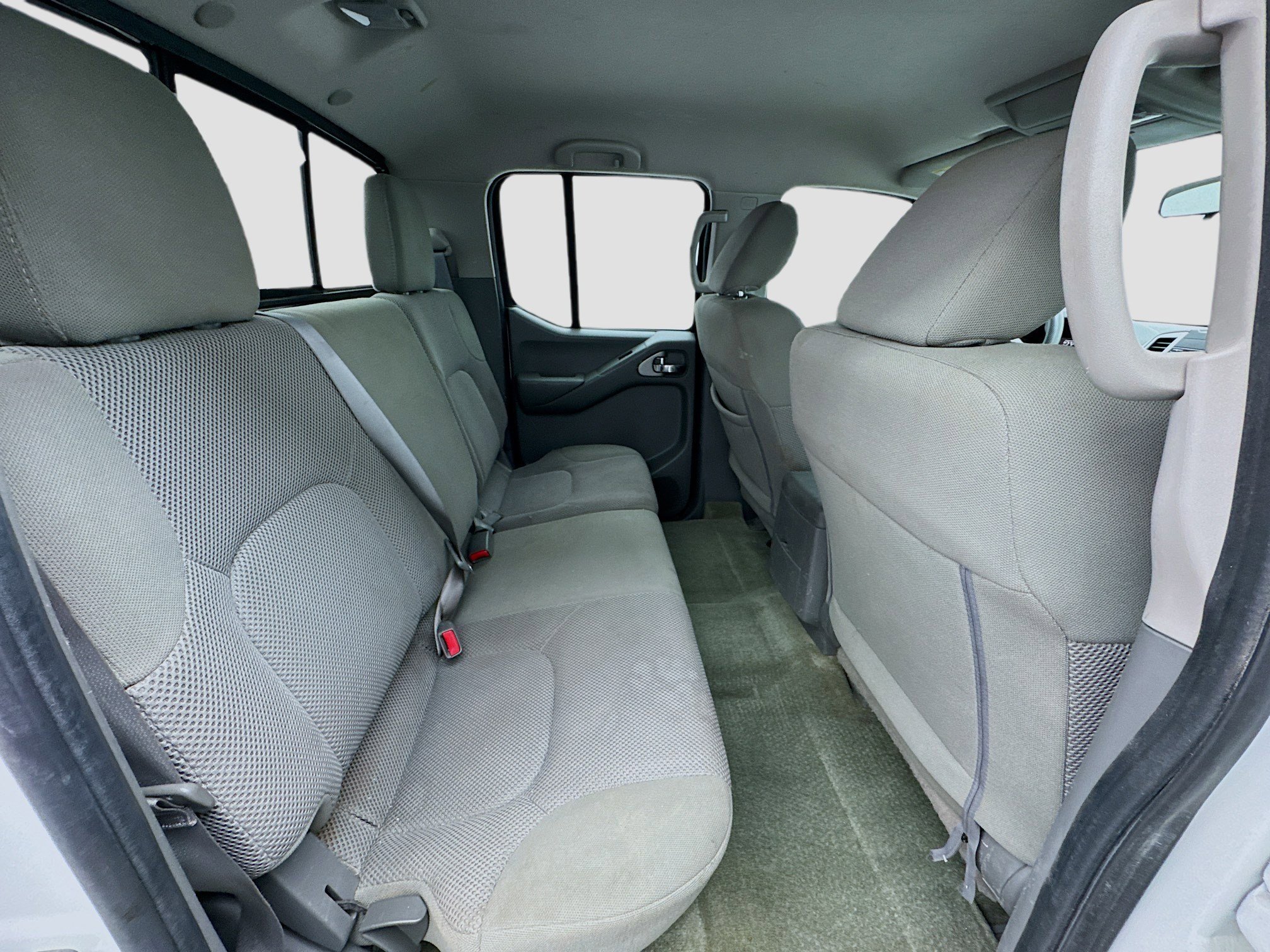 Used 2018 Nissan Frontier SV image 17