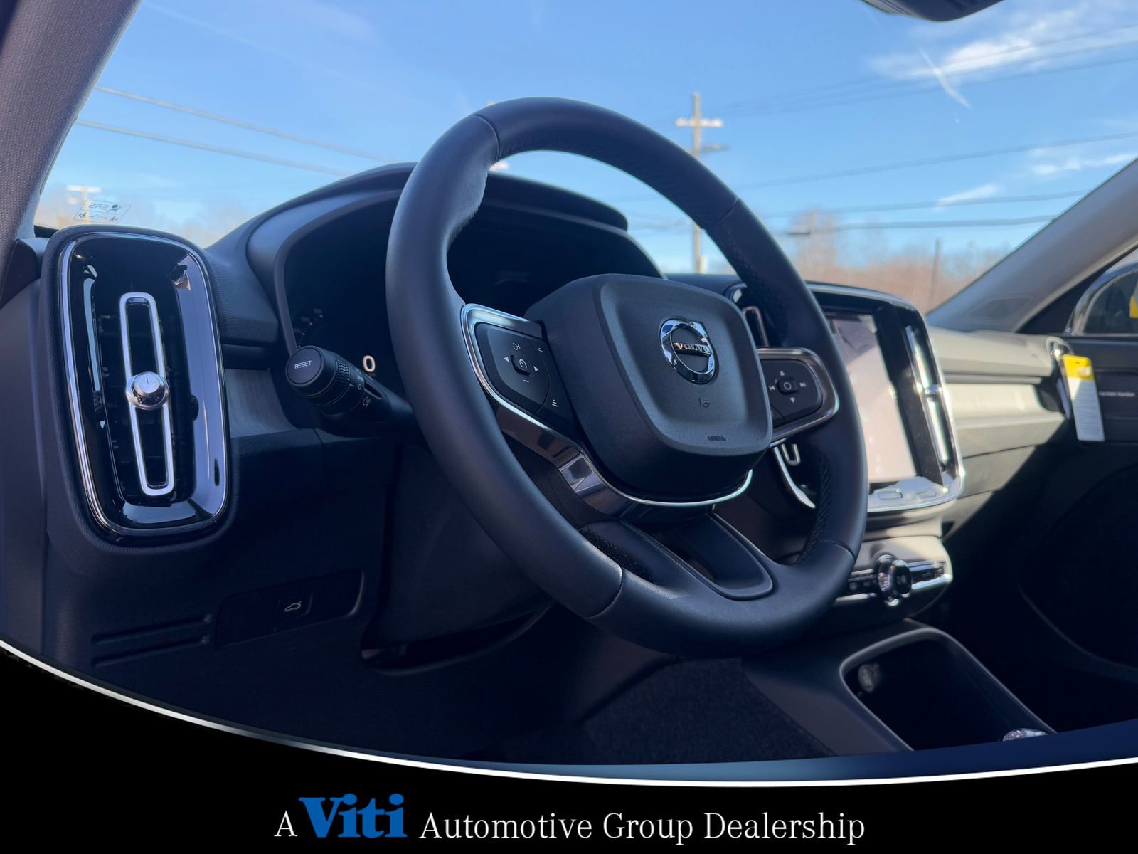 Used 2026 Volvo XC40 B5 Plus w/ Climate Package AWD/4WD image 12